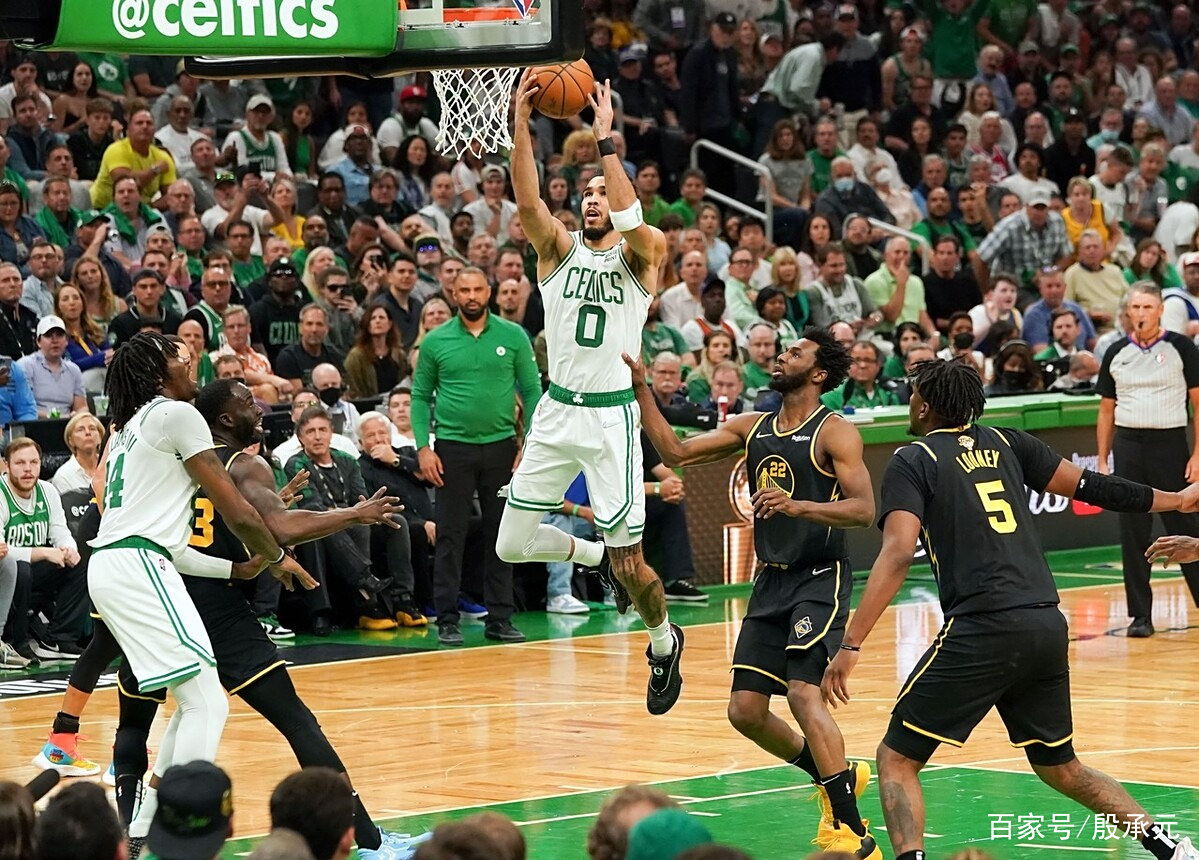 今晚突围战来临，费耶诺德围绕亚冠手感冰凉，态度坚定，赛程密集仍需轮换(不能亲临现场悼念)